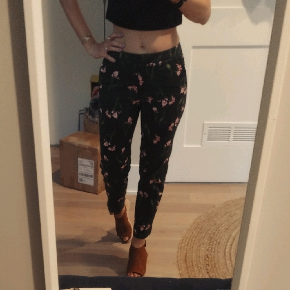 H&M black flowery dress pants - ankle length